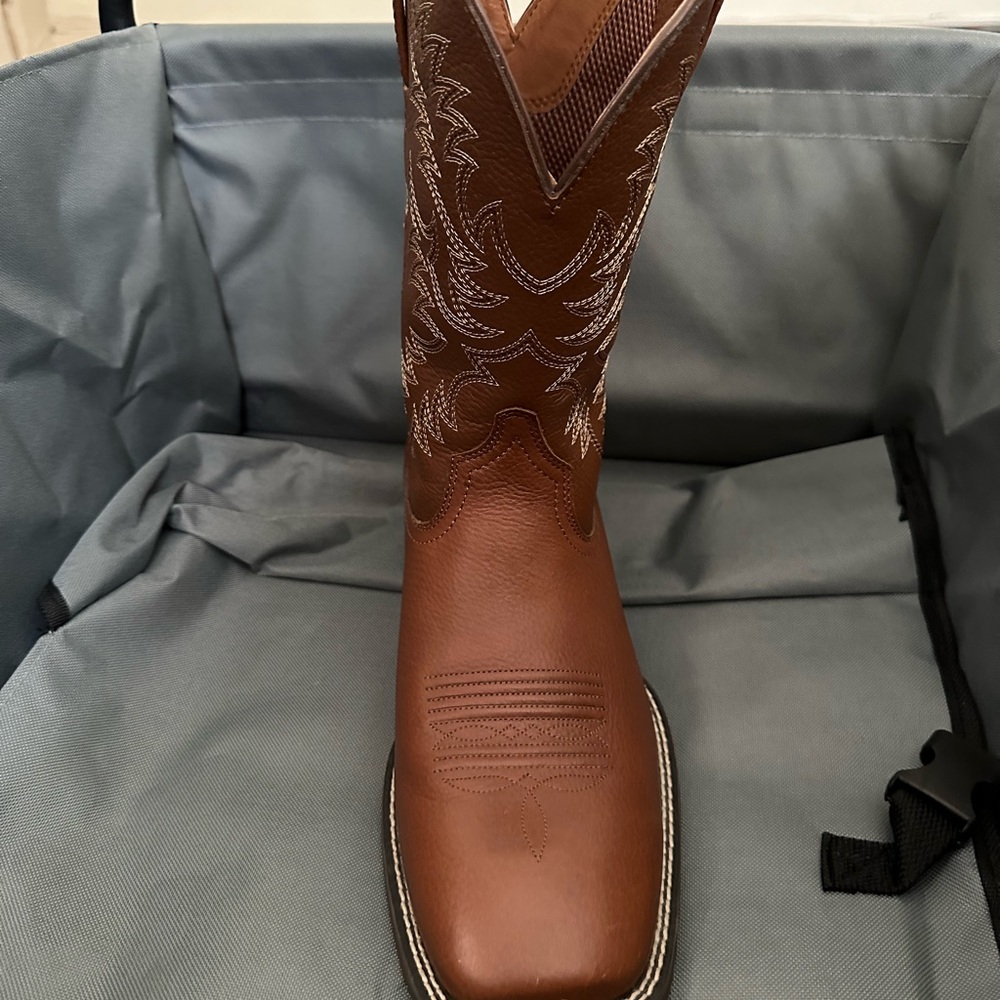 Only used once Artist size 10D men’s boots.